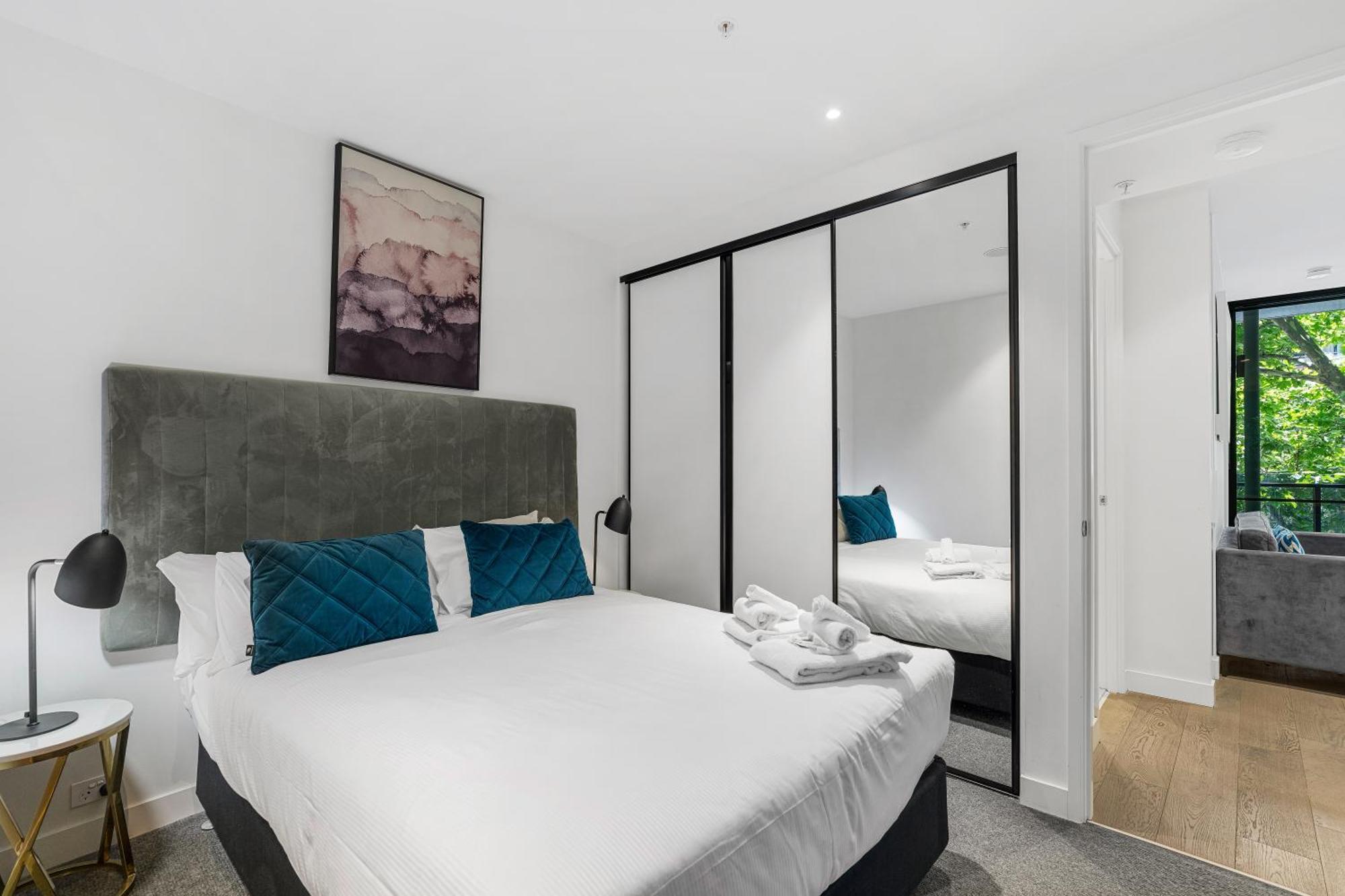 The Eminence Apartments By Cllix Melbourne Eksteriør billede